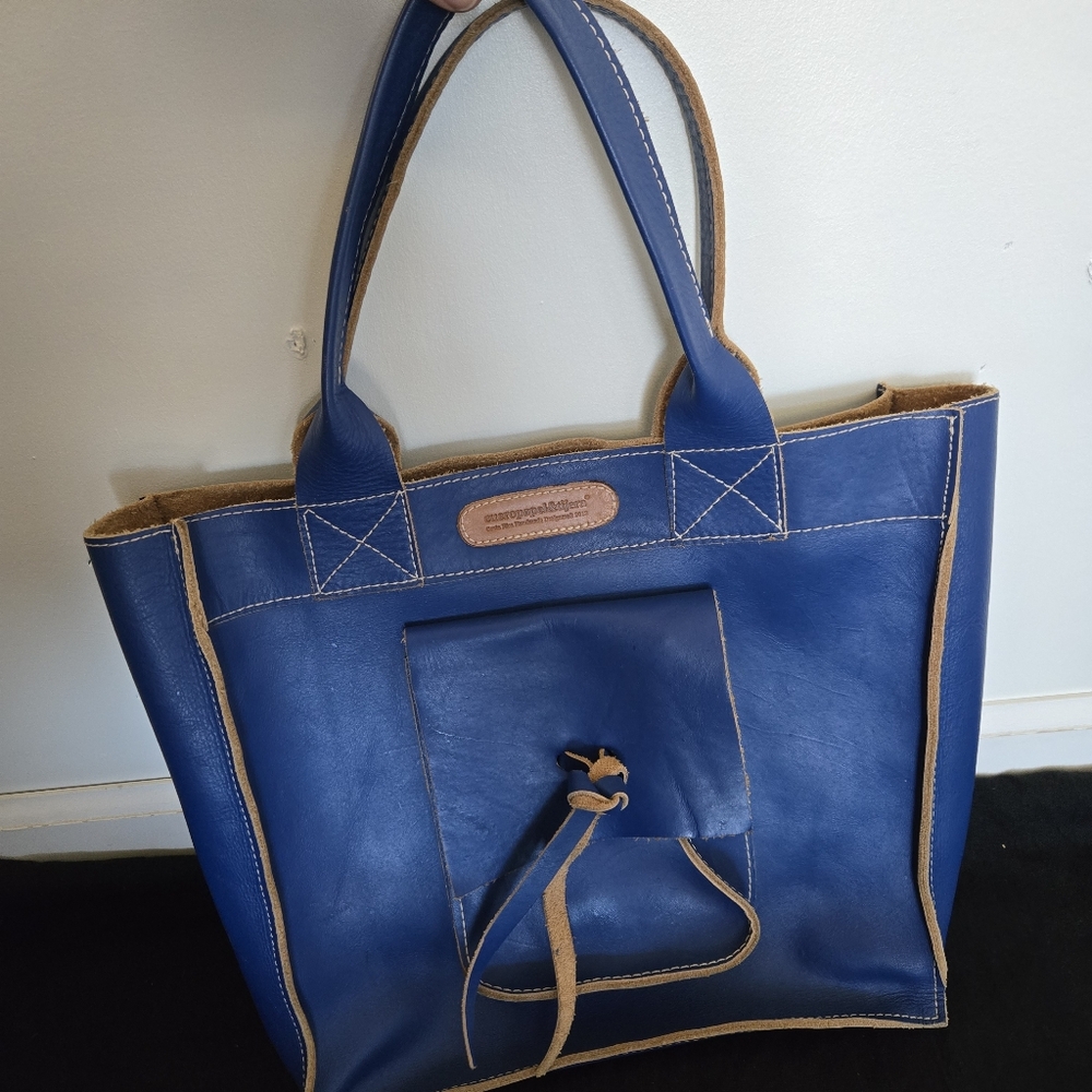 Cuero Papel & Tijera Costa Rica Handmade Leather Tote Bag